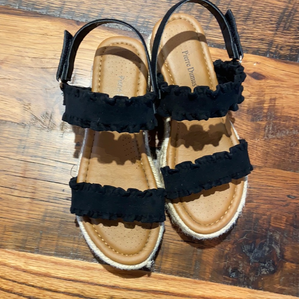 Girls sandals